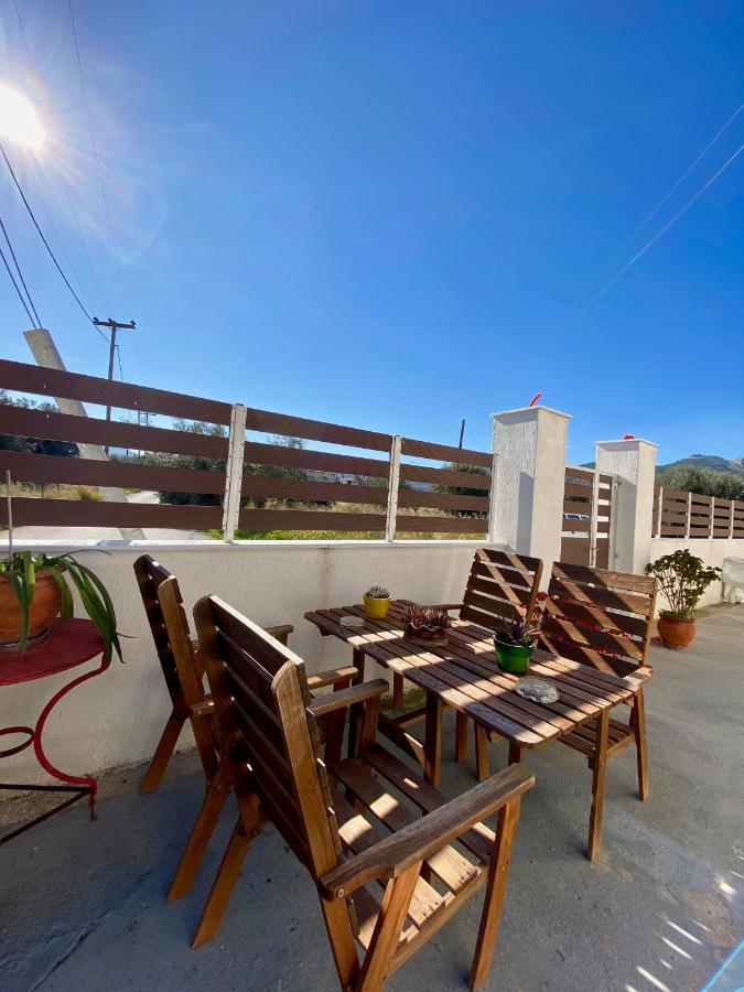Mpanos Sea Apartment 2 Лутра-Ореас-Еленіс Екстер'єр фото